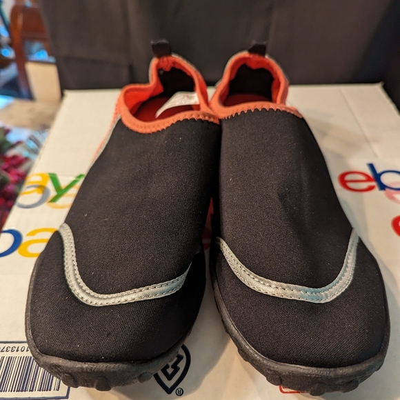Sun & Sky pink and black size medium (7-8) stretch neoprene water shoes new - Picture 3 of 8